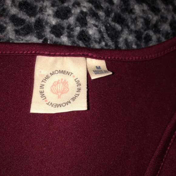 Maroon croptop size medium - Picture 4 of 7
